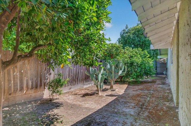 3132 W Alluvial Avenue, Fresno, CA 93711