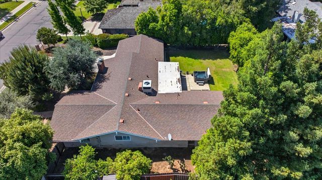 3132 W Alluvial Avenue, Fresno, CA 93711