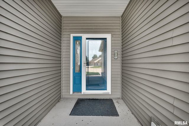 1603 W HOLLAND Court, Chillicothe, IL 61523
