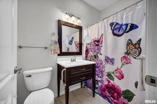 1603 W HOLLAND Court, Chillicothe, IL 61523