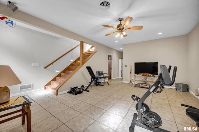 1603 W HOLLAND Court, Chillicothe, IL 61523