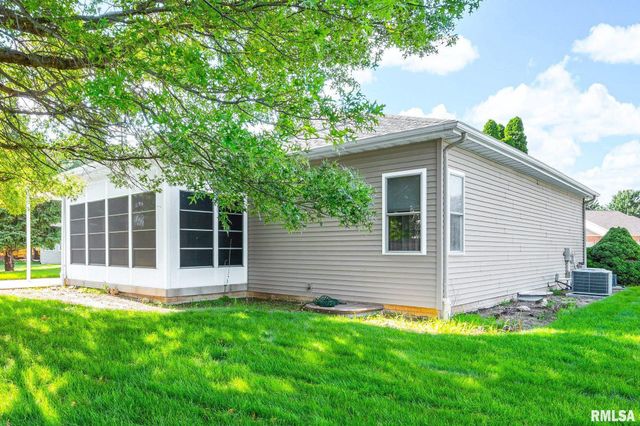 1603 W HOLLAND Court, Chillicothe, IL 61523