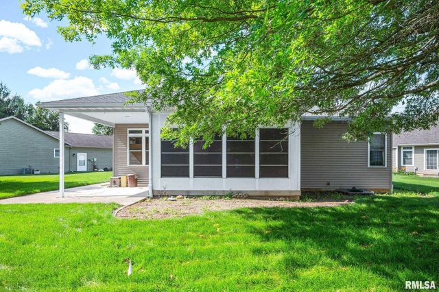 1603 W HOLLAND Court, Chillicothe, IL 61523