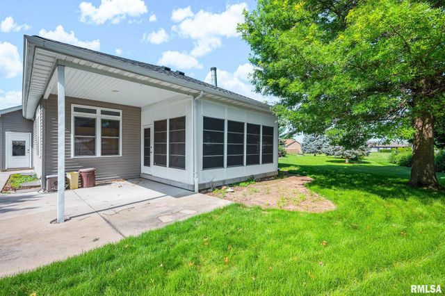 1603 W HOLLAND Court, Chillicothe, IL 61523