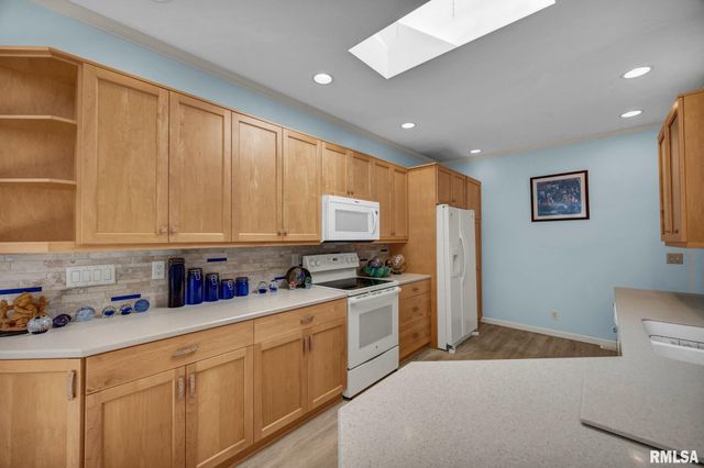 1603 W HOLLAND Court, Chillicothe, IL 61523