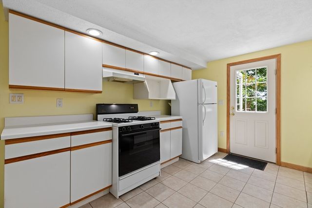 48 Purity Springs Rd, Burlington, MA 01803