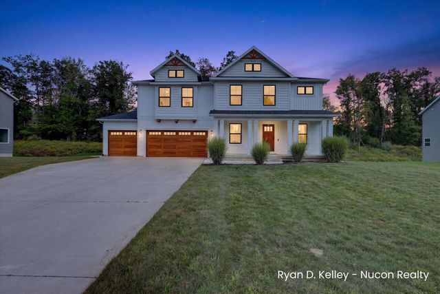 11544 Sessions Woods Drive W, Grand Rapids, MI 49534