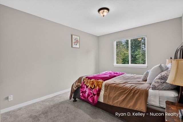 11544 Sessions Woods Drive W, Grand Rapids, MI 49534
