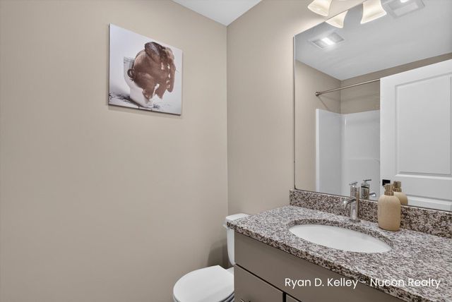 11544 Sessions Woods Drive W, Grand Rapids, MI 49534