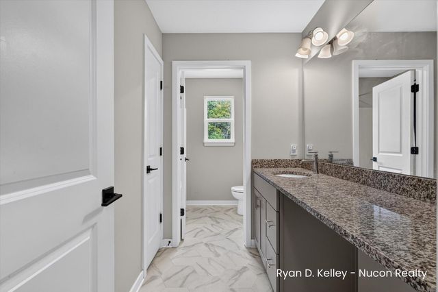 11544 Sessions Woods Drive W, Grand Rapids, MI 49534