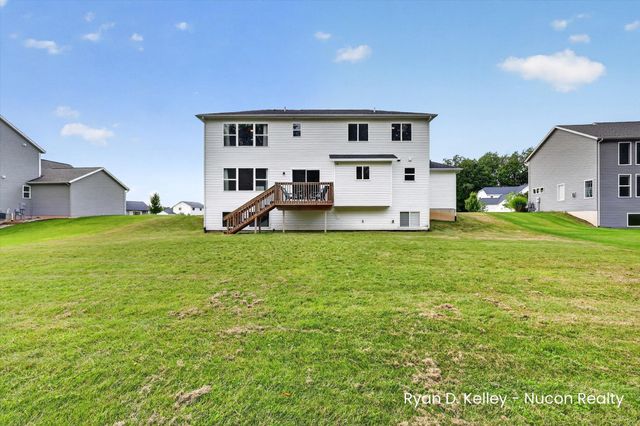 11544 Sessions Woods Drive W, Grand Rapids, MI 49534