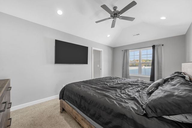 107 Seattle Slew Ct, Hopkinsville, KY 42240