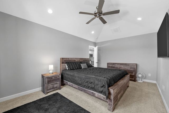 107 Seattle Slew Ct, Hopkinsville, KY 42240