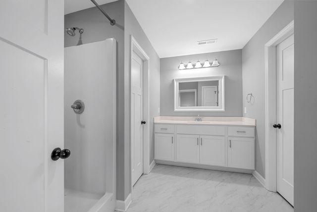 107 Seattle Slew Ct, Hopkinsville, KY 42240