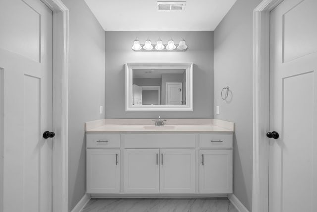 107 Seattle Slew Ct, Hopkinsville, KY 42240