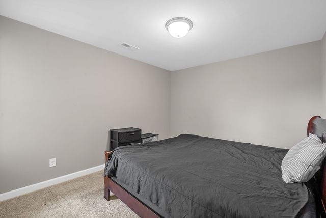 107 Seattle Slew Ct, Hopkinsville, KY 42240