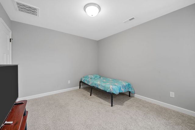 107 Seattle Slew Ct, Hopkinsville, KY 42240