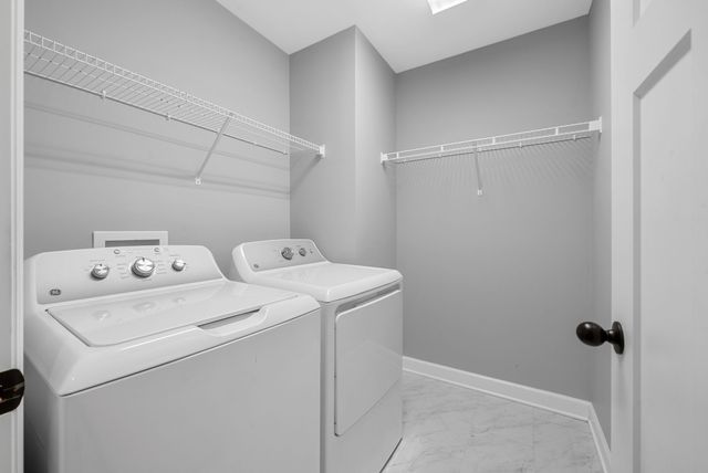 107 Seattle Slew Ct, Hopkinsville, KY 42240