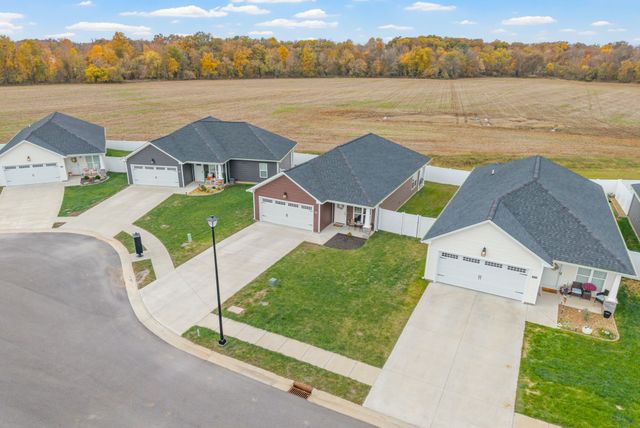 107 Seattle Slew Ct, Hopkinsville, KY 42240