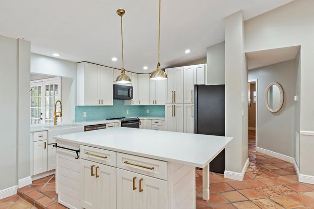 18169 Lake Bend Drive, Jupiter, FL 33458