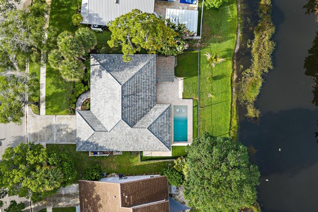 18169 Lake Bend Drive, Jupiter, FL 33458