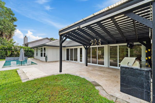18169 Lake Bend Drive, Jupiter, FL 33458