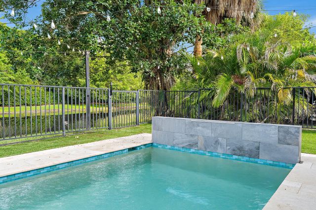 18169 Lake Bend Drive, Jupiter, FL 33458