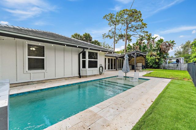 18169 Lake Bend Drive, Jupiter, FL 33458