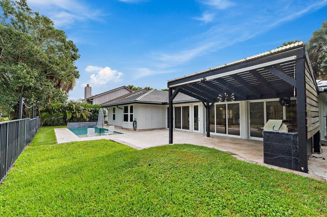 18169 Lake Bend Drive, Jupiter, FL 33458