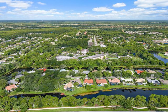 18169 Lake Bend Drive, Jupiter, FL 33458