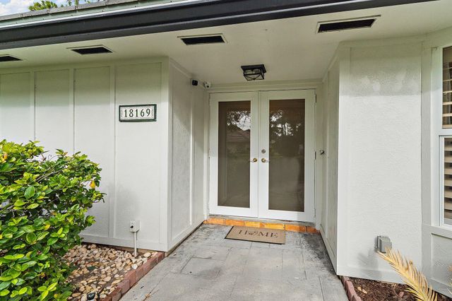 18169 Lake Bend Drive, Jupiter, FL 33458