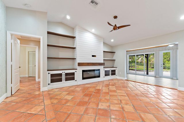 18169 Lake Bend Drive, Jupiter, FL 33458