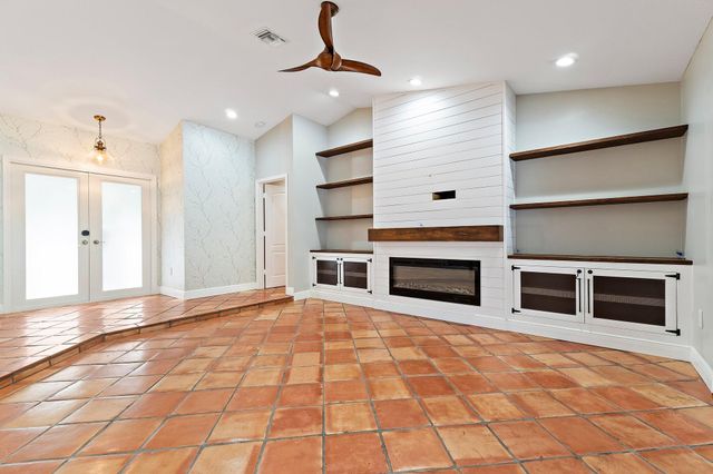 18169 Lake Bend Drive, Jupiter, FL 33458