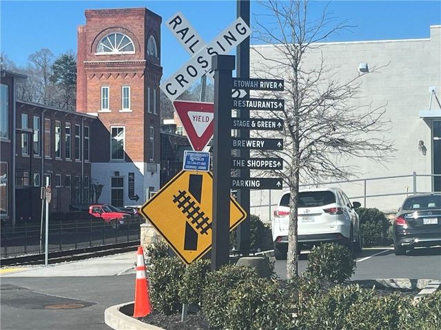 432 Edgewater Chase, Canton, GA 30118