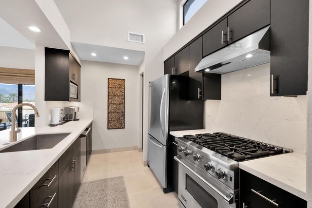 12 Bonita Lane, Palm Desert, CA 92260