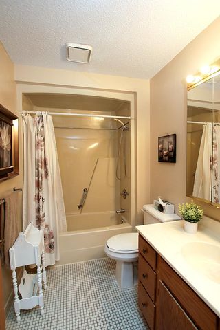 250 Freemont Avenue SE 113, Hutchinson, MN 55350