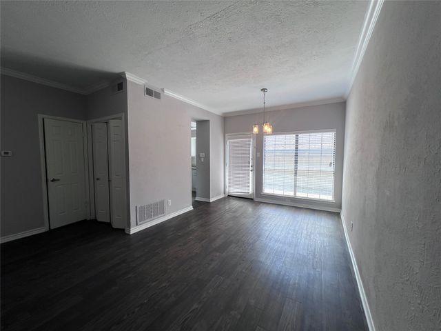 9910 Royal Lane 403, Dallas, TX 75231