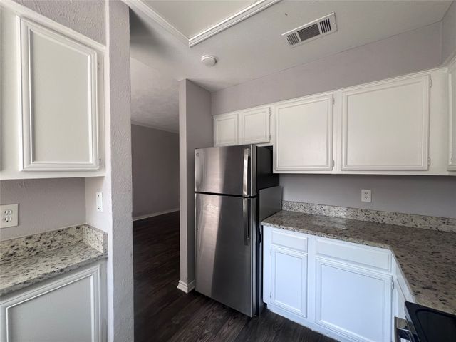 9910 Royal Lane 403, Dallas, TX 75231