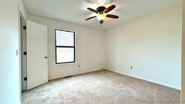 8505 E 92nd Street, Tulsa, OK 74133