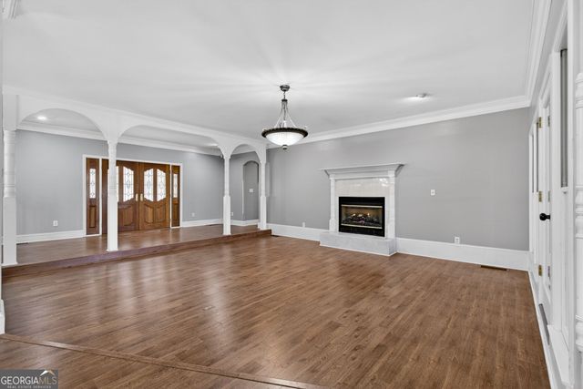 280 Waters Edge Lane, Newnan, GA 30263