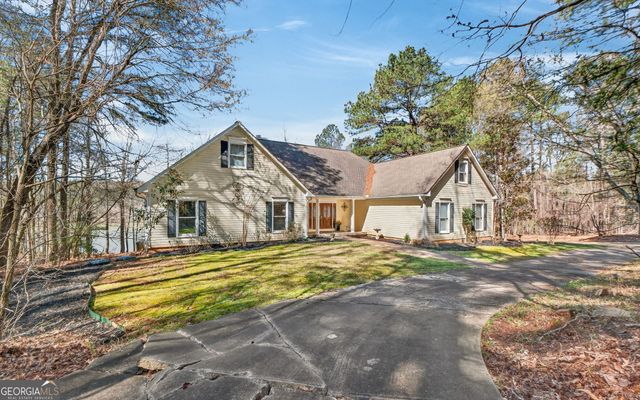 280 Waters Edge Lane, Newnan, GA 30263