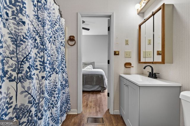 280 Waters Edge Lane, Newnan, GA 30263