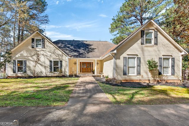280 Waters Edge Lane, Newnan, GA 30263