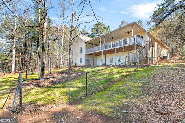 280 Waters Edge Lane, Newnan, GA 30263