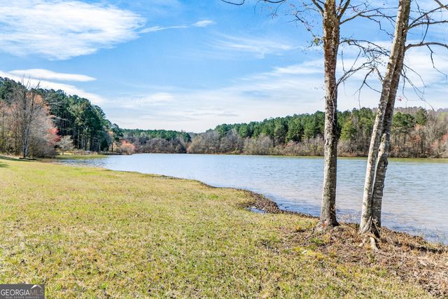 280 Waters Edge Lane, Newnan, GA 30263