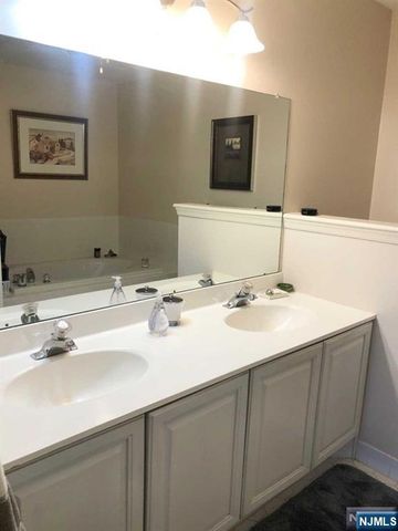570 Glasmere Road, Mahwah, NJ 07430