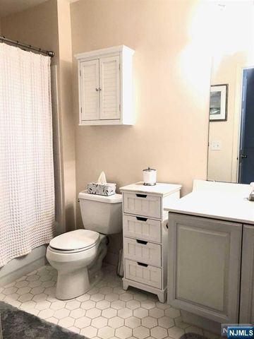570 Glasmere Road, Mahwah, NJ 07430