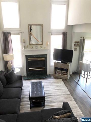 570 Glasmere Road, Mahwah, NJ 07430