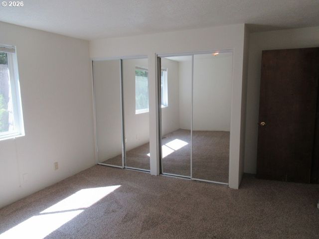 174 Nw STONEWAY Dr, Salem, OR 97304