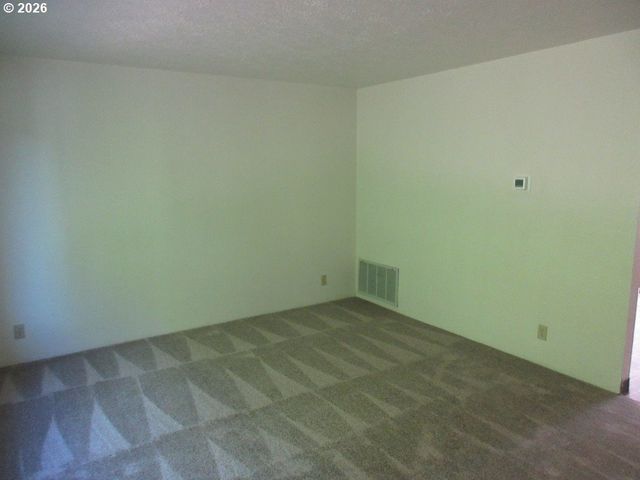 174 Nw STONEWAY Dr, Salem, OR 97304